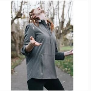 Betabrand Sunrise to Sunset Travel Shirt Large Gray Quick Dry Half Zip Pockets